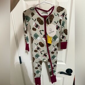 NWT Lazy Bones Christmas Cookies & Milk Bamboo Zippy 12/18 Month